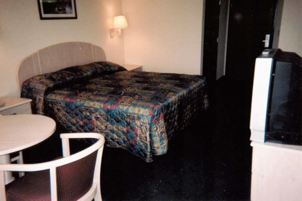 Pinckneyville Inn And Suites Eksteriør bilde